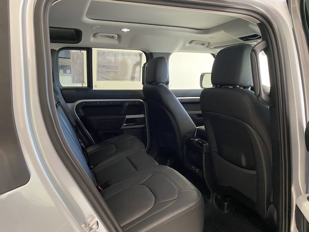 New 2024 Land Rover Defender 110 S AWD/4WD image 9