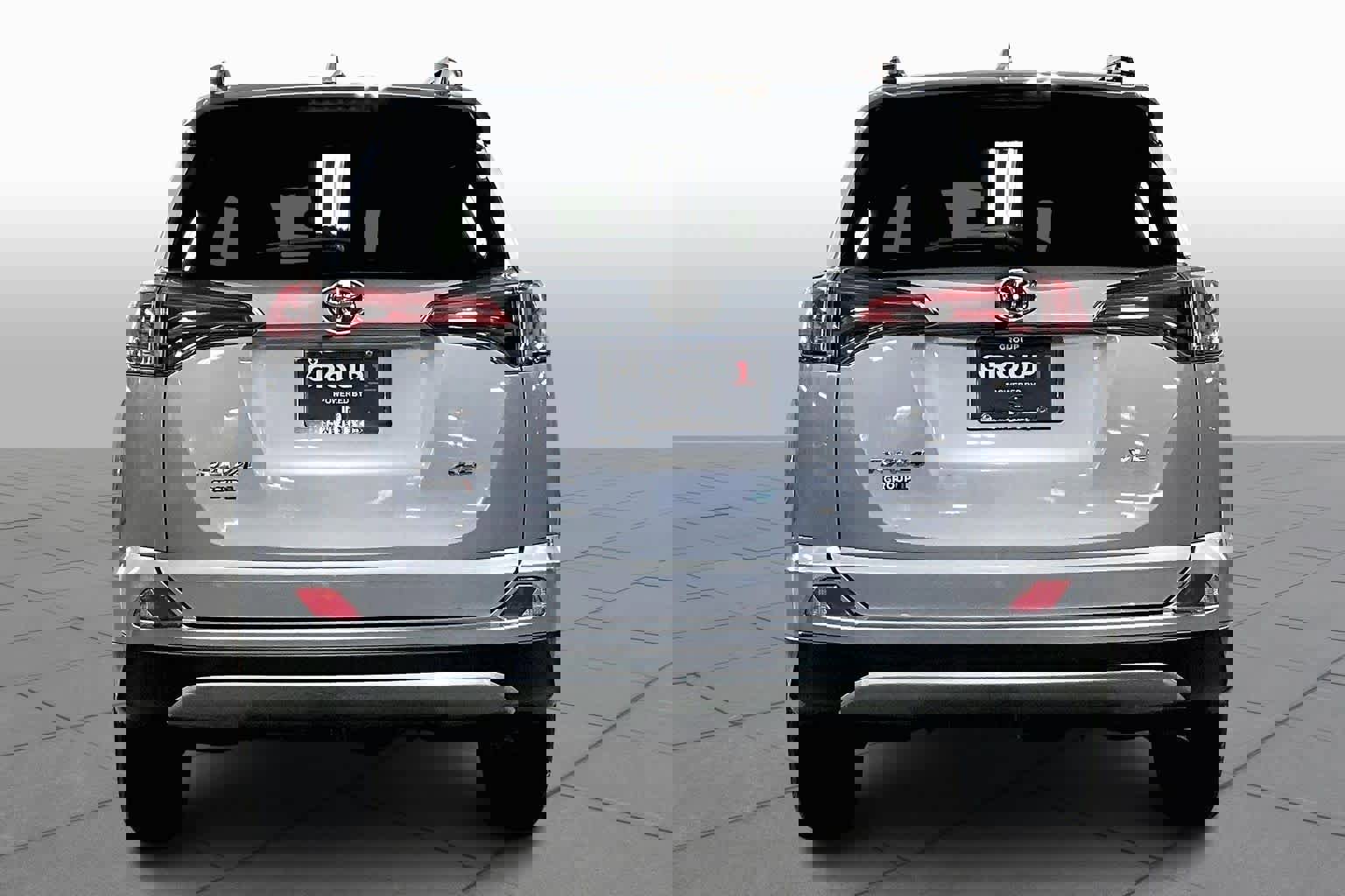 Used 2018 Toyota RAV4 XLE w/ Plus Extra Value Package image 5