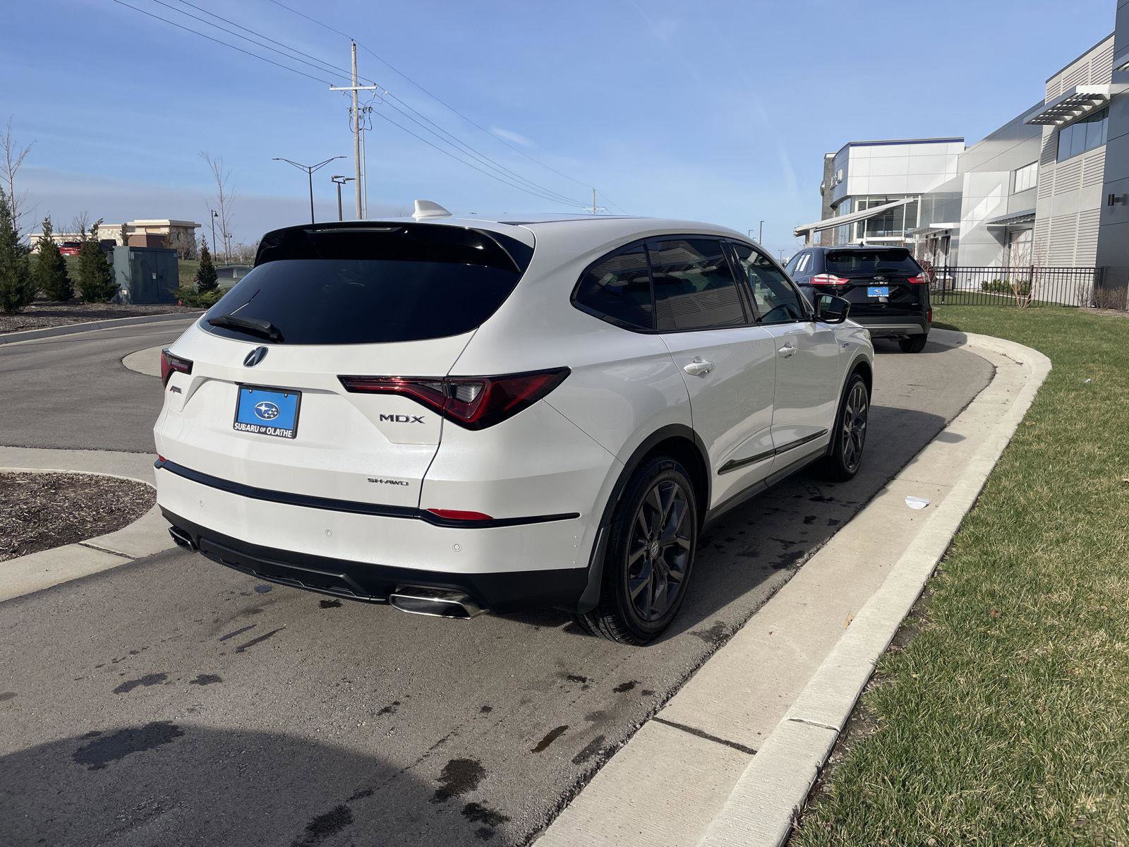 Used 2022 Acura MDX A-Spec image 2