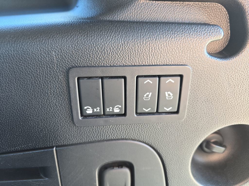 Used 2017 Chevrolet Suburban Premier image 15