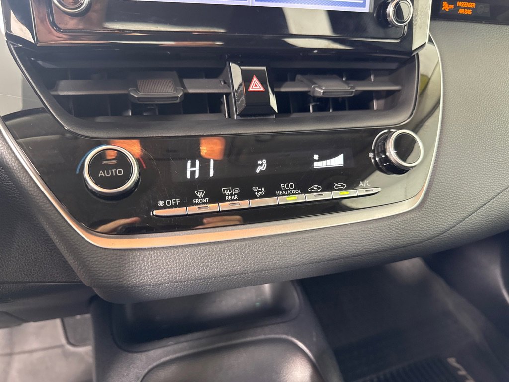 Used 2020 Toyota Corolla LE image 17