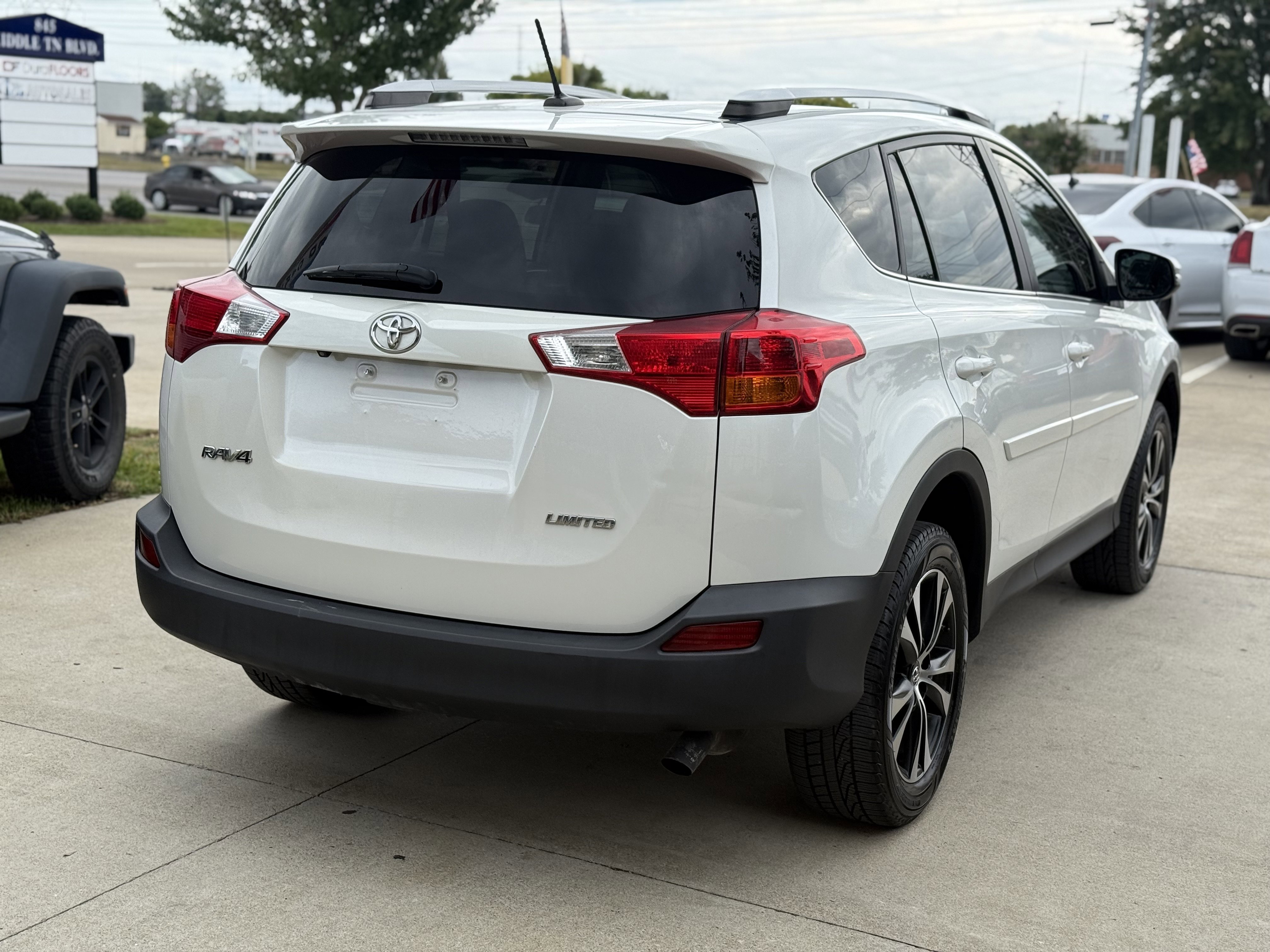 Used 2015 Toyota RAV4 Limited image 7
