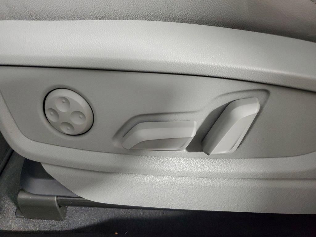 Used 2024 Audi Q5 2.0T Premium w/ Convenience Package image 21