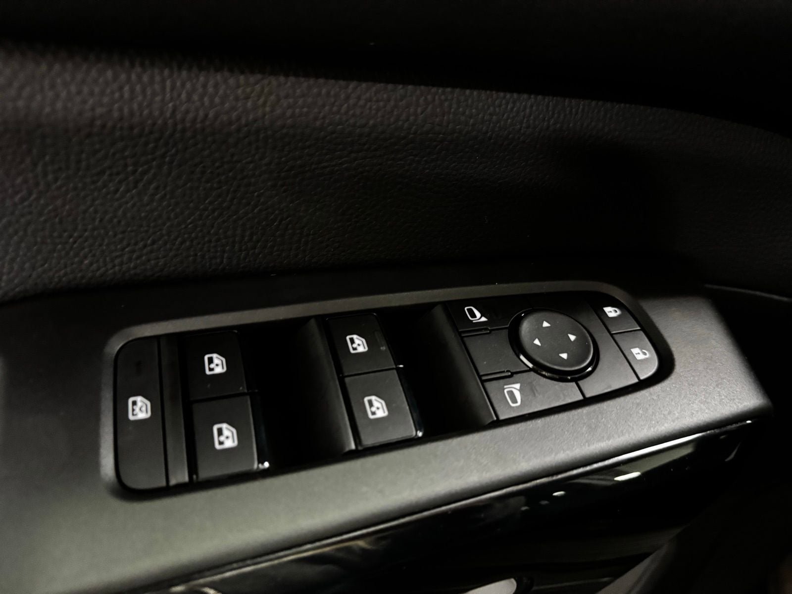 New 2026 Nissan Pathfinder SV AWD/4WD image 21