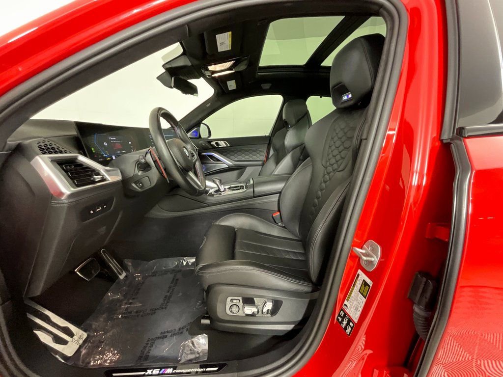 Used 2025 BMW X6 M Competition w/ Executive Package image 16