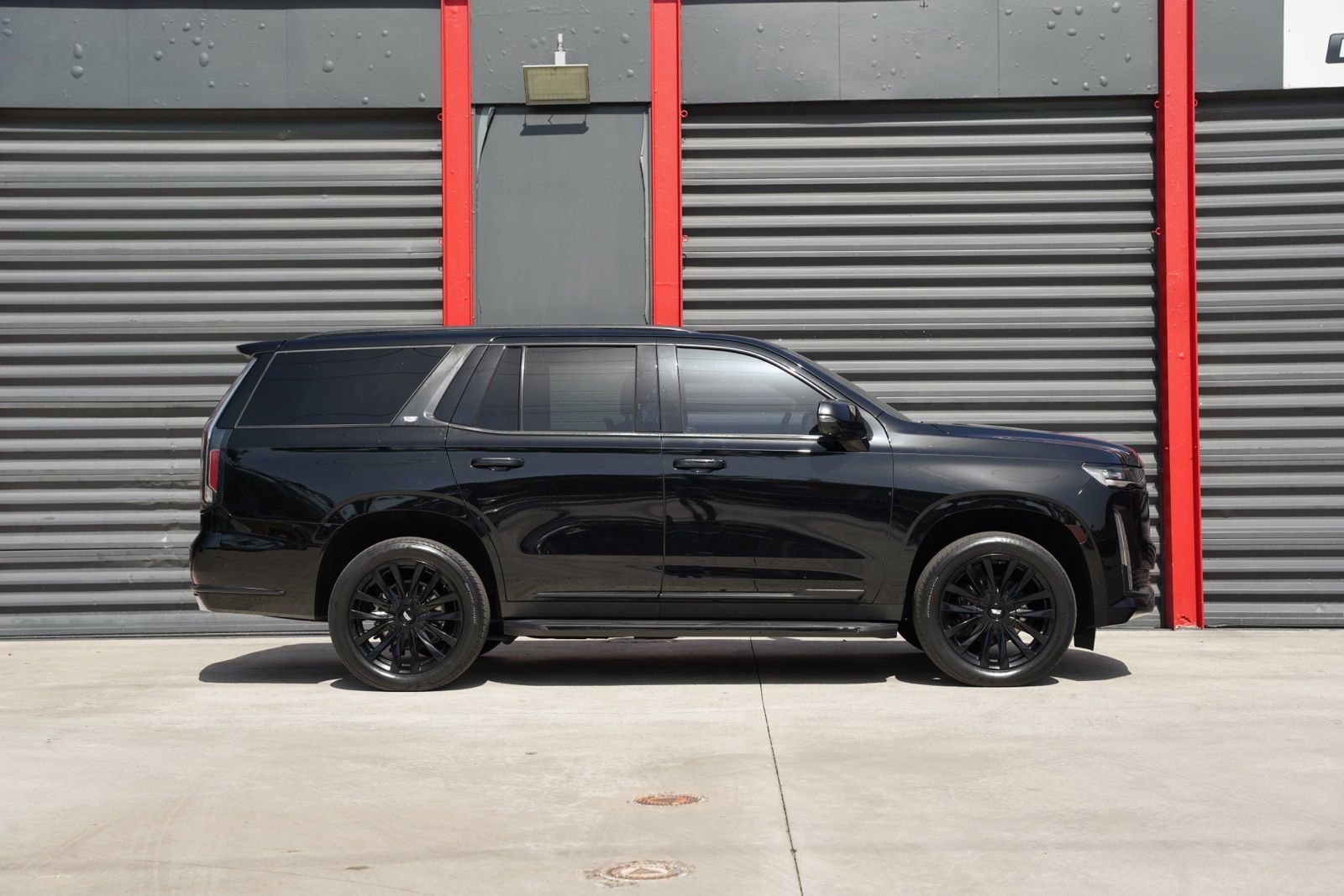 Used 2023 Cadillac Escalade Premium Luxury RWD image 9