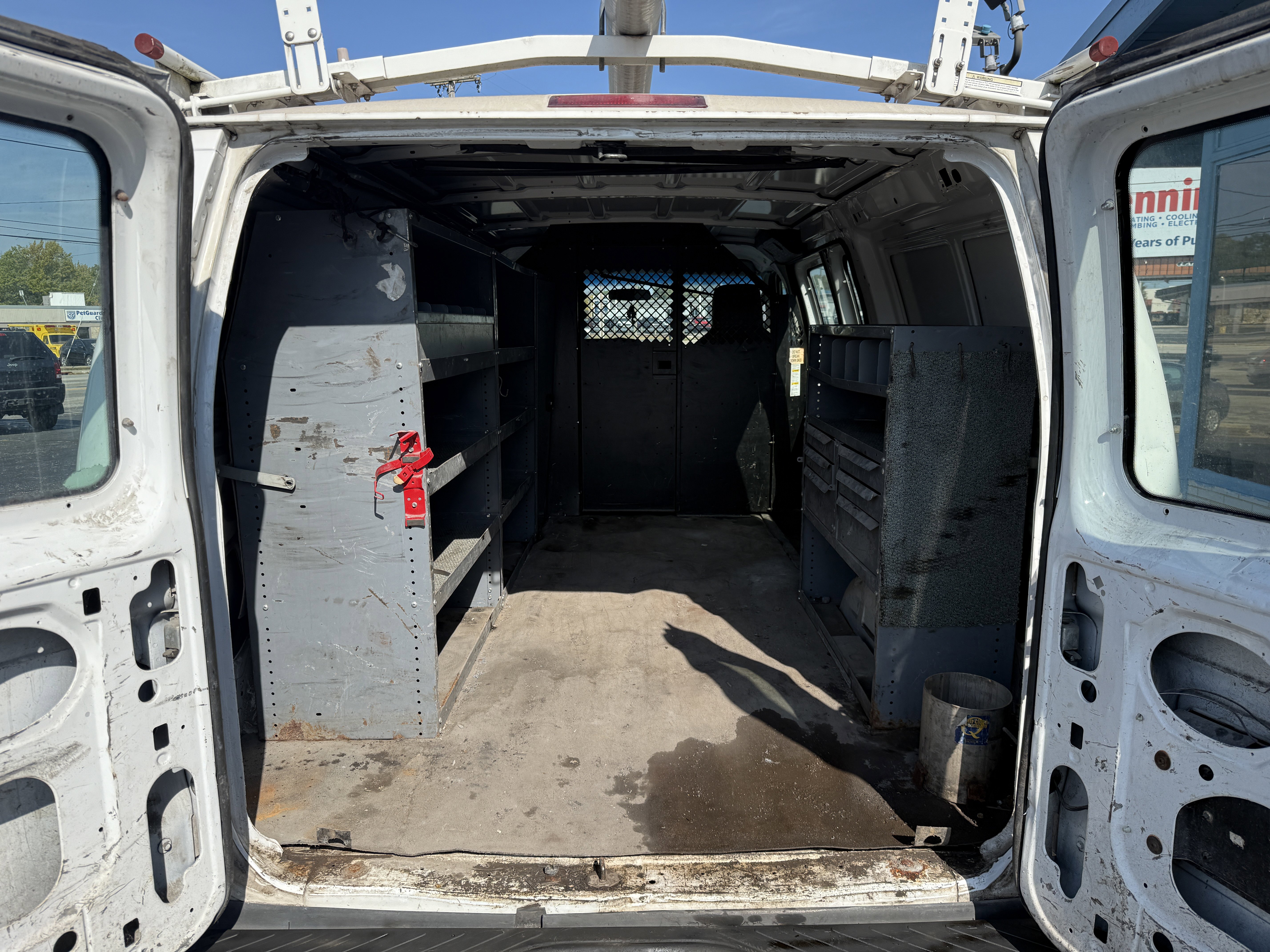 Used 2009 Ford E-350 and Econoline 350 Super Duty image 24