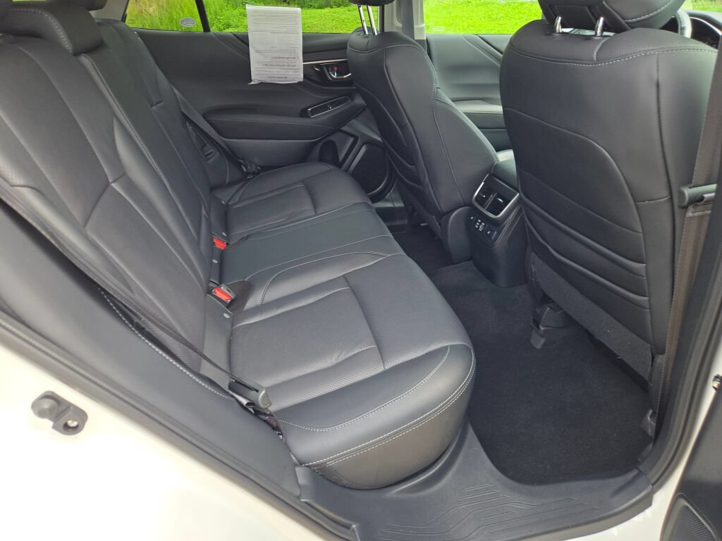 Used 2024 Subaru Outback Limited AWD/4WD image 11