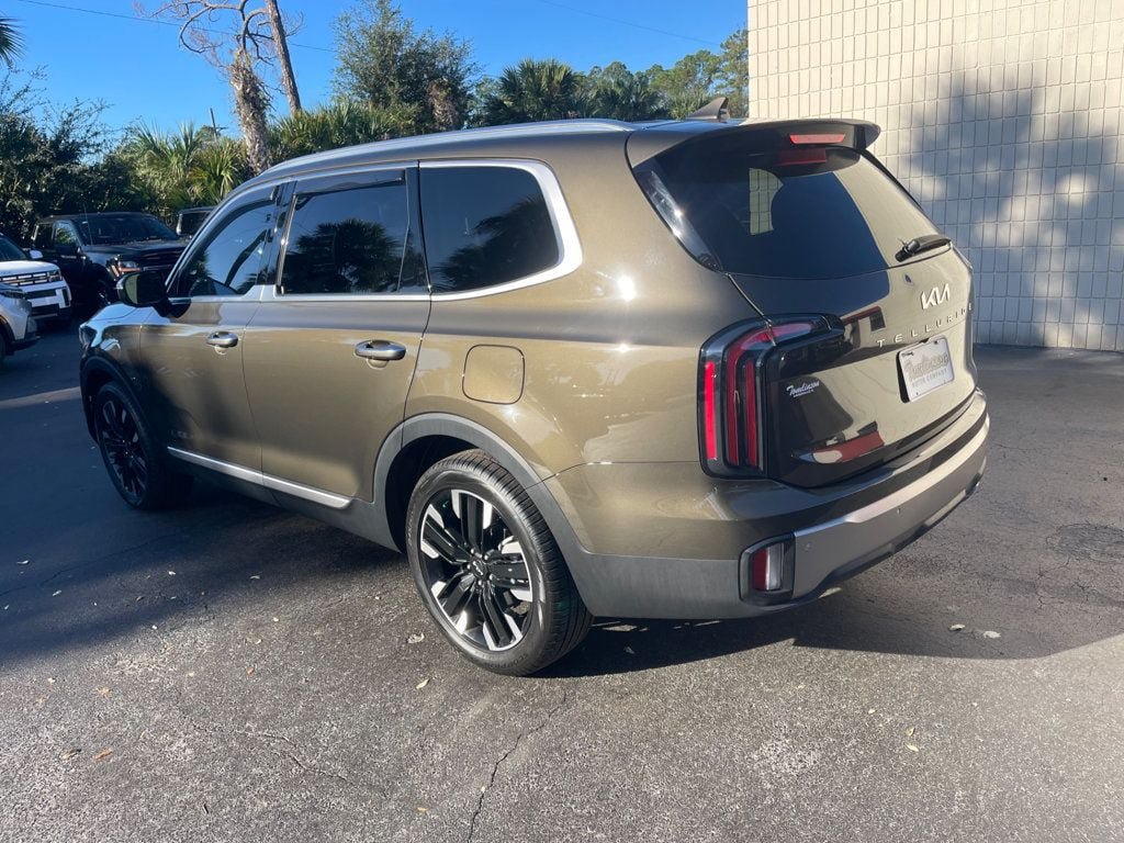 Used 2025 Kia Telluride SX FWD image 3