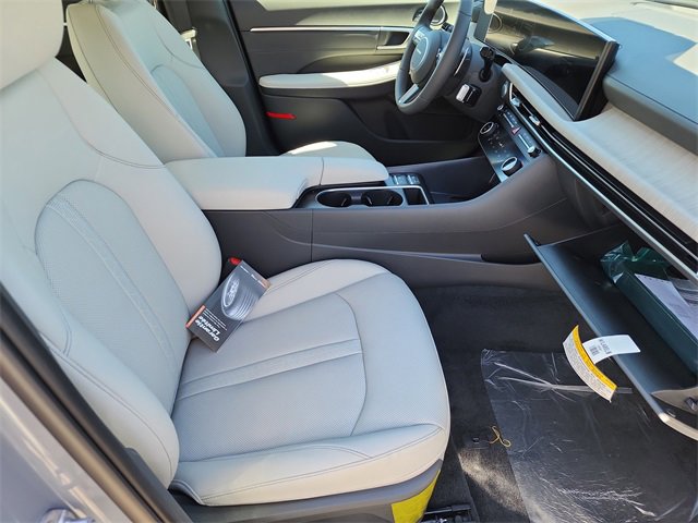 New 2025 Hyundai Sonata Limited image 9