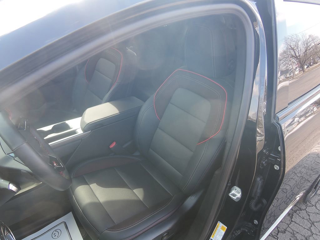 Used 2025 Chevrolet Equinox EV RS FWD image 7