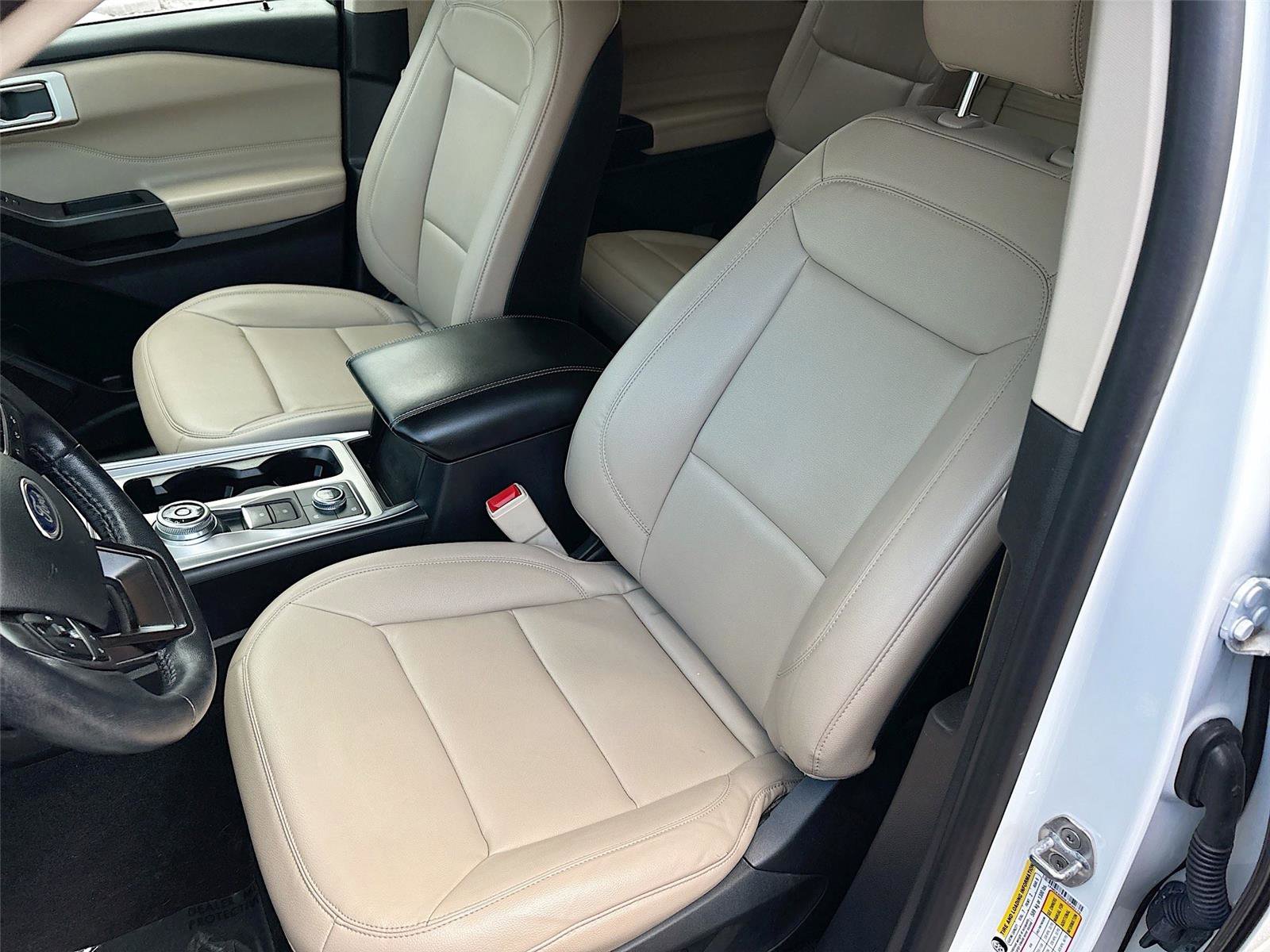 Used 2020 Ford Explorer XLT w/ Equipment Group 202A image 21