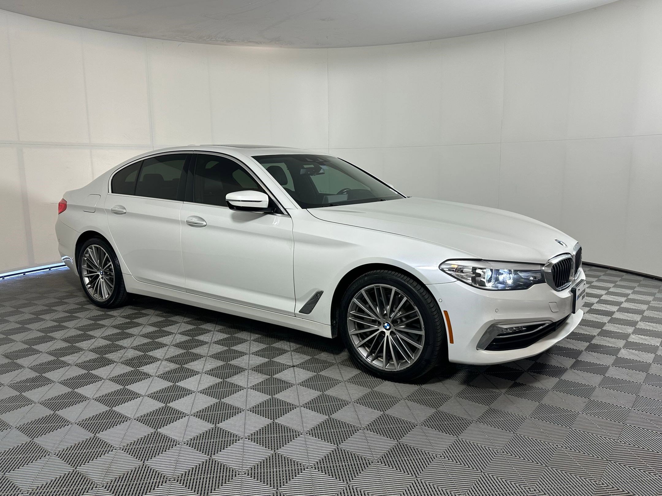 Used 2018 BMW 530i image 6