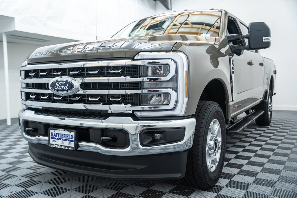 New 2026 Ford F350 XLT w/ XLT Premium Package AWD/4WD image 3