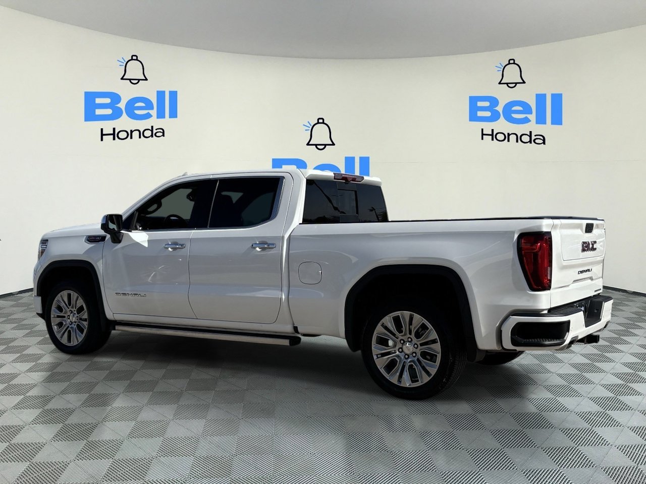 Used 2020 GMC Sierra 1500 Denali w/ Denali Ultimate Package AWD/4WD image 3