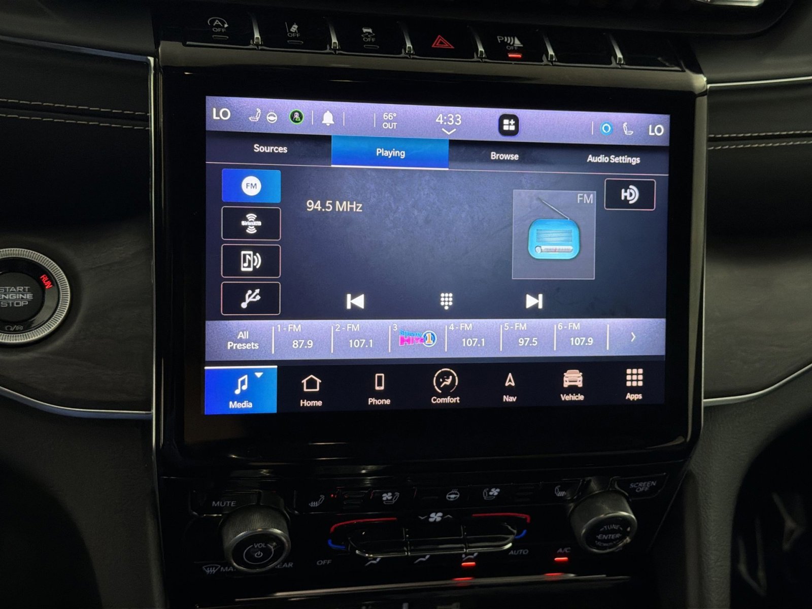 Used 2021 Jeep Grand Cherokee L Overland w/ Luxury Tech Group IV image 18