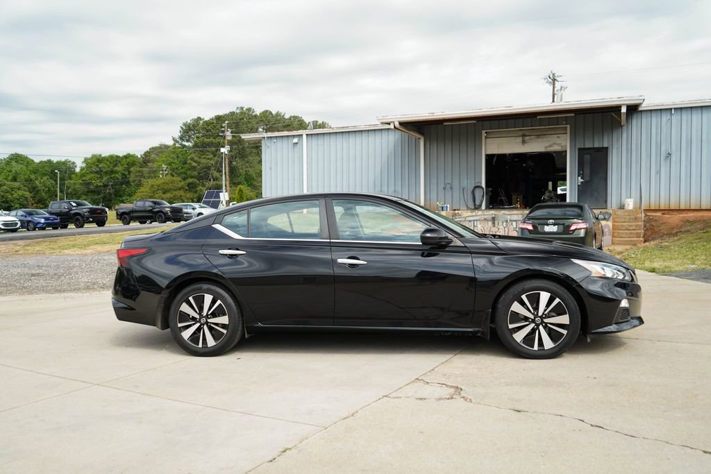 Used 2022 Nissan Altima 2.5 SV FWD image 3