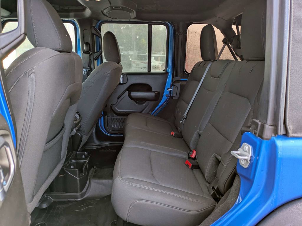 Used 2023 Jeep Wrangler Willys AWD/4WD image 15