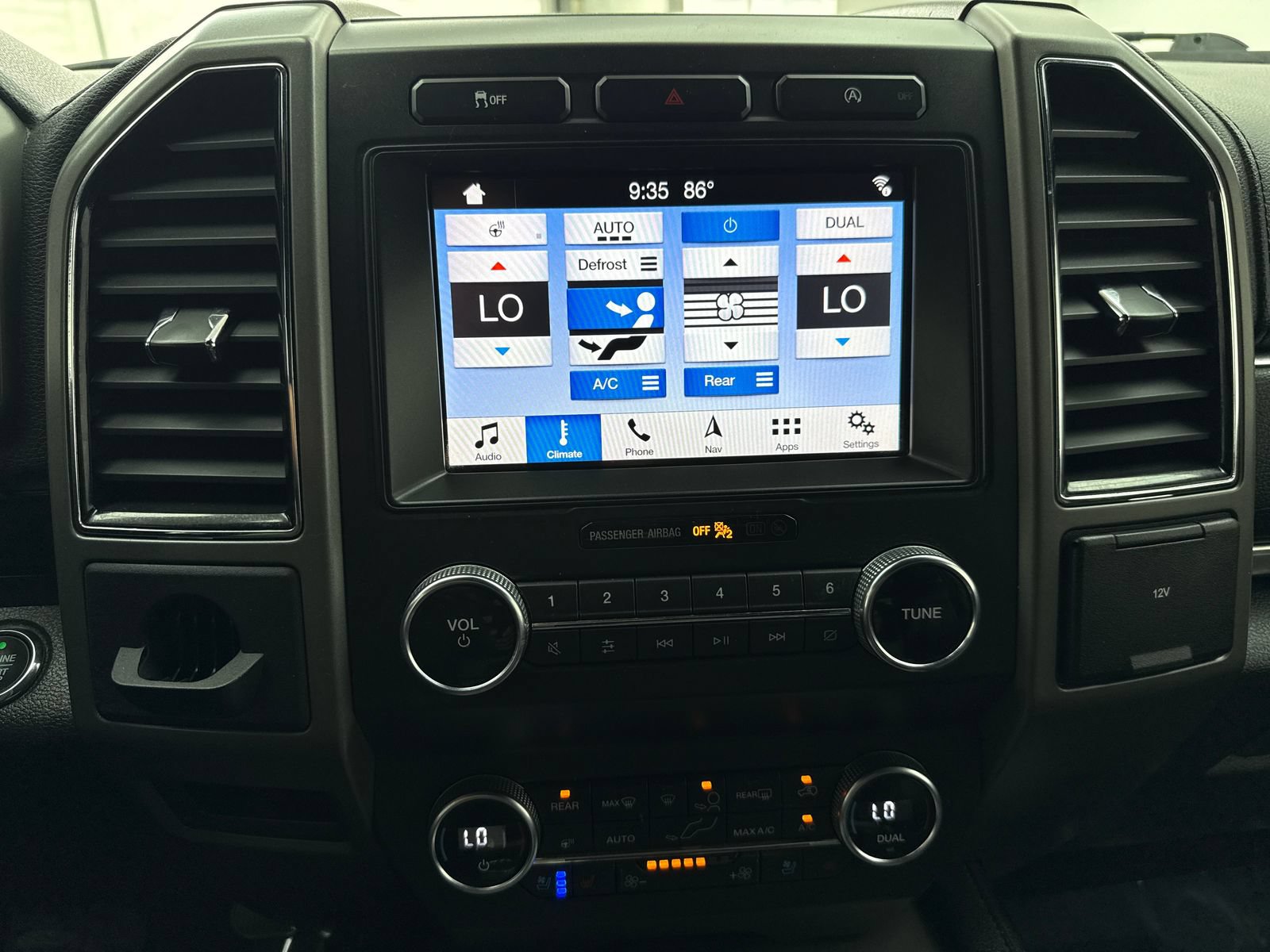 Used 2019 Ford Expedition XLT w/ Equipment Group 202A RWD image 27