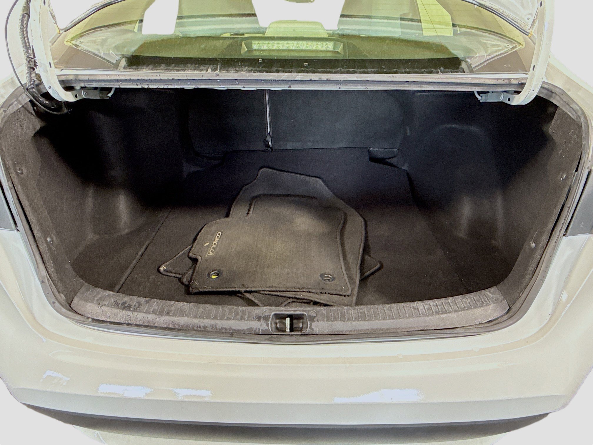 Used 2021 Toyota Corolla LE image 34