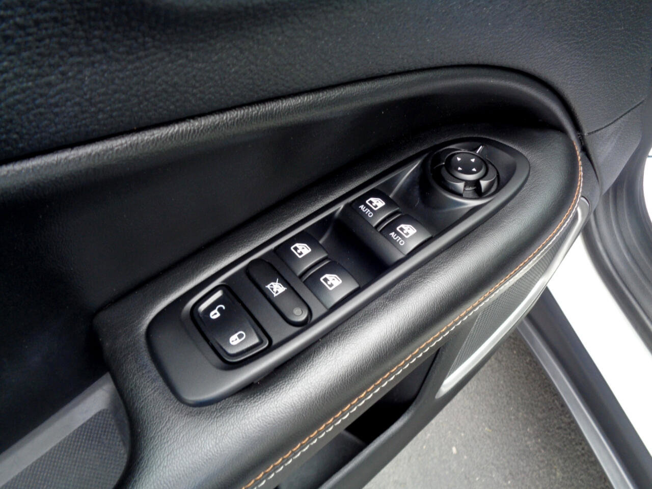 Used 2020 Jeep Compass Latitude image 9