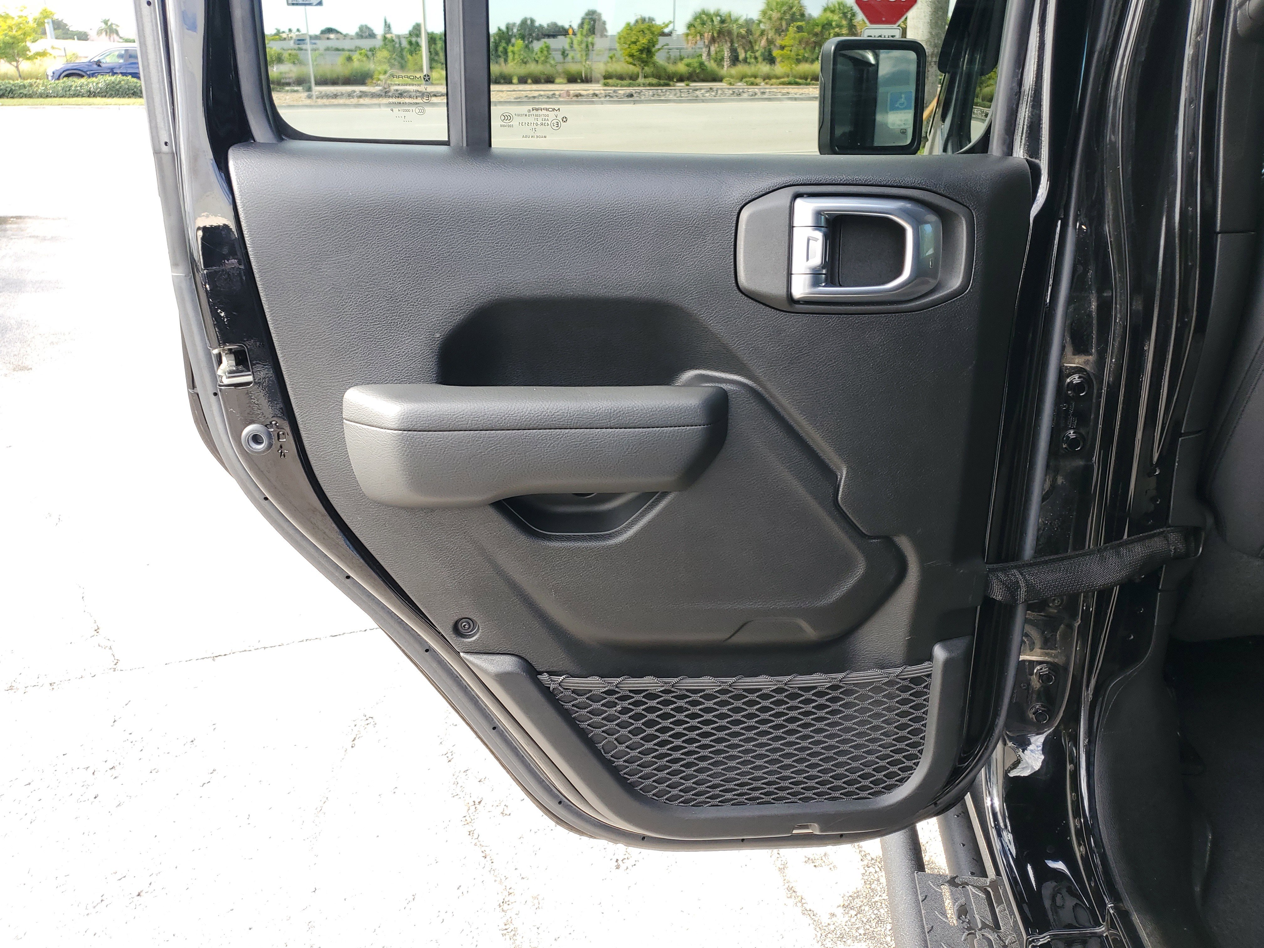 Used 2022 Jeep Wrangler Unlimited Sport image 30