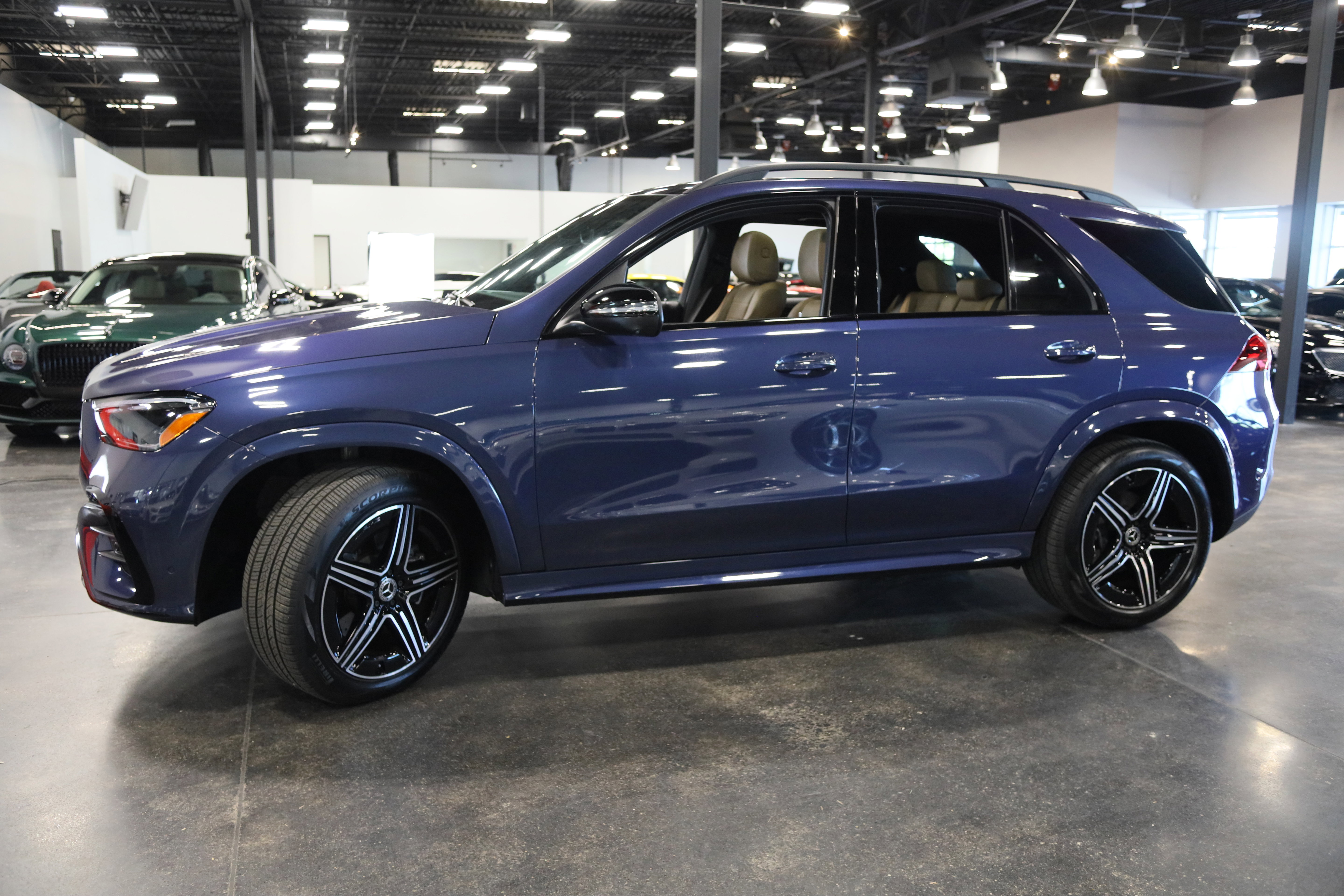 Used 2024 Mercedes-Benz GLE 350 4MATIC image 9