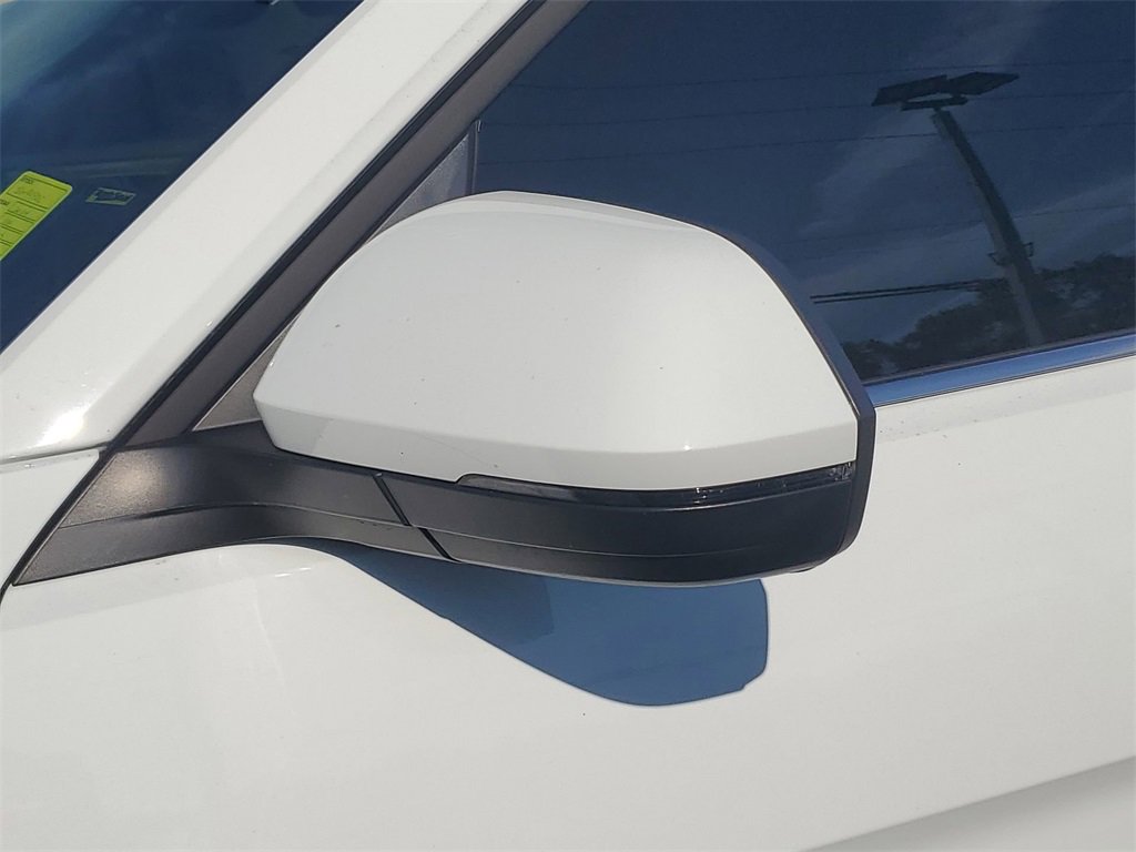 Used 2024 Volkswagen Atlas SE w/ Black Wheel Package image 6