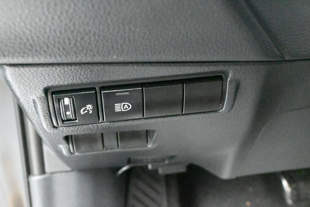 Used 2022 Toyota Corolla Cross LE w/ Moonroof Package FWD image 16