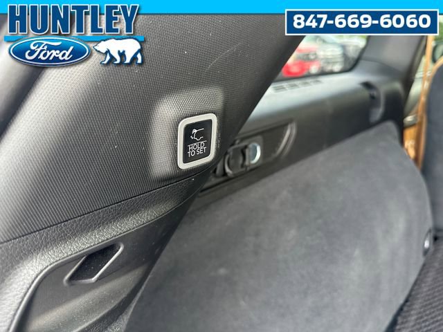 Used 2023 Jeep Grand Cherokee Summit w/ Luxury Tech Group V image 11