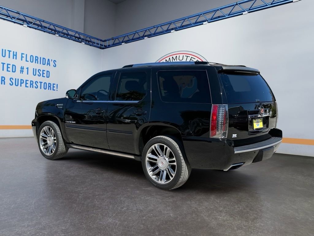 Used 2013 Cadillac Escalade Premium image 3