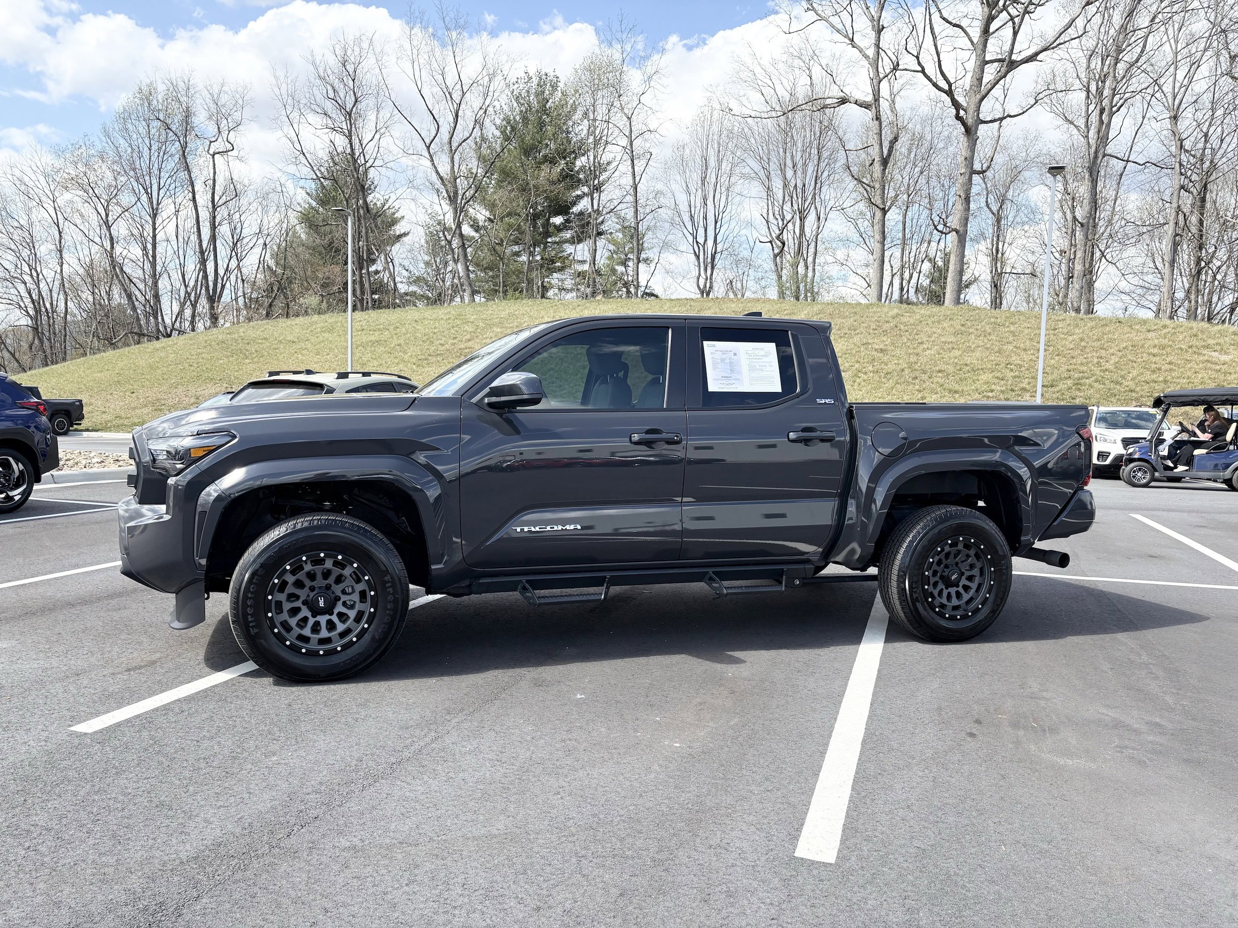Used 2025 Toyota Tacoma SR5 AWD/4WD image 4