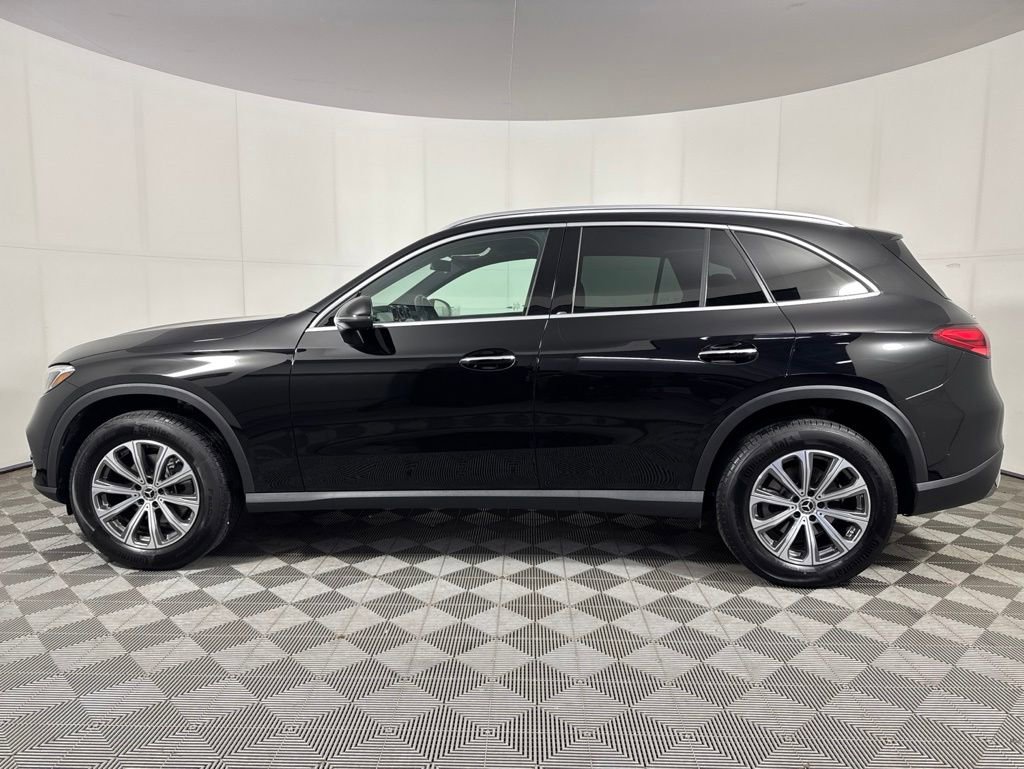 Certified 2025 Mercedes-Benz GLC 300 4MATIC image 2