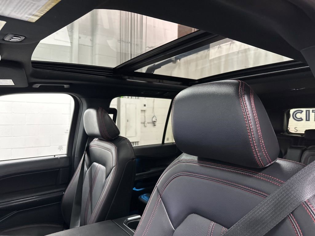Used 2024 Ford Expedition Max Limited image 31