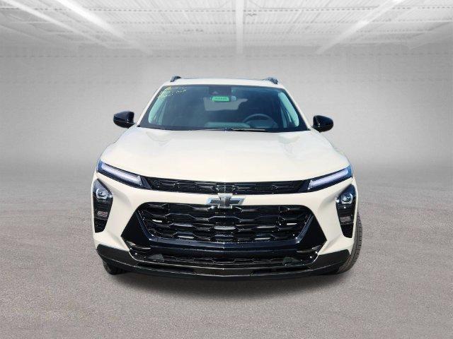 New 2026 Chevrolet Trax ACTIV w/ Sunroof Package FWD image 2
