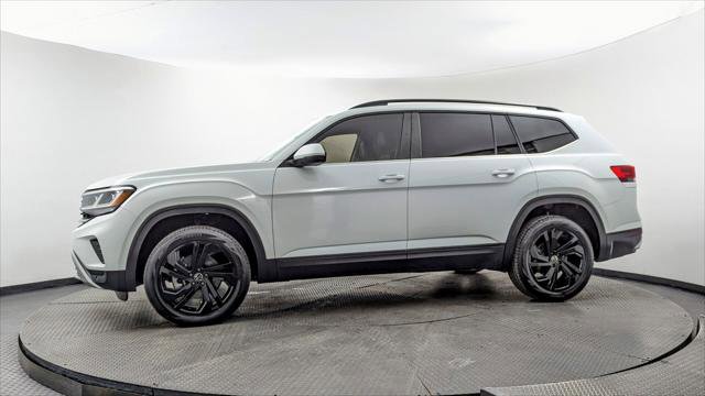 Used 2022 Volkswagen Atlas SE w/ Black Wheel Package image 3