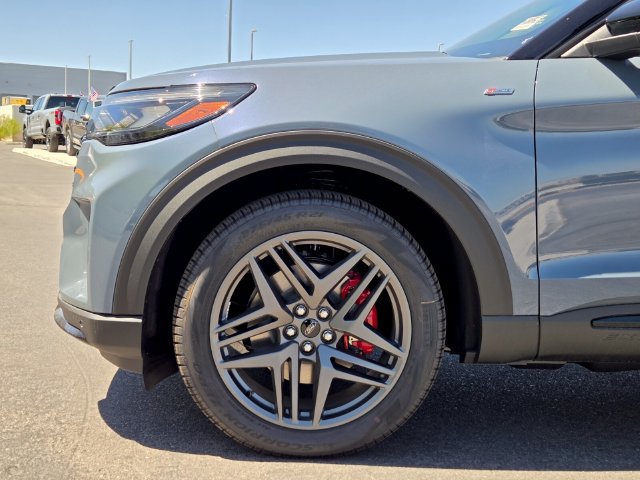 New 2026 Ford Explorer ST-Line w/ ST-Line Street Pack RWD image 5