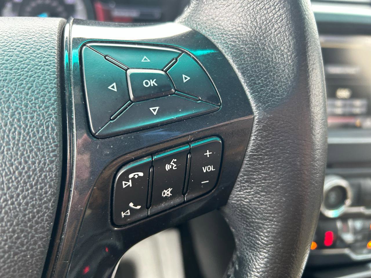 Used 2016 Ford Explorer XLT w/ Equipment Group 202A image 18