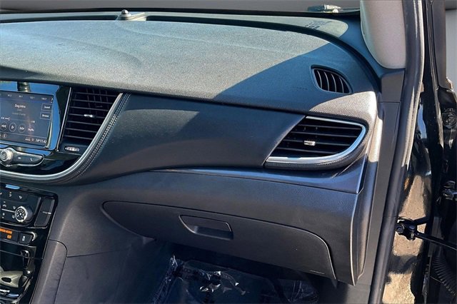 Used 2022 Buick Encore Preferred w/ Safety Package image 25