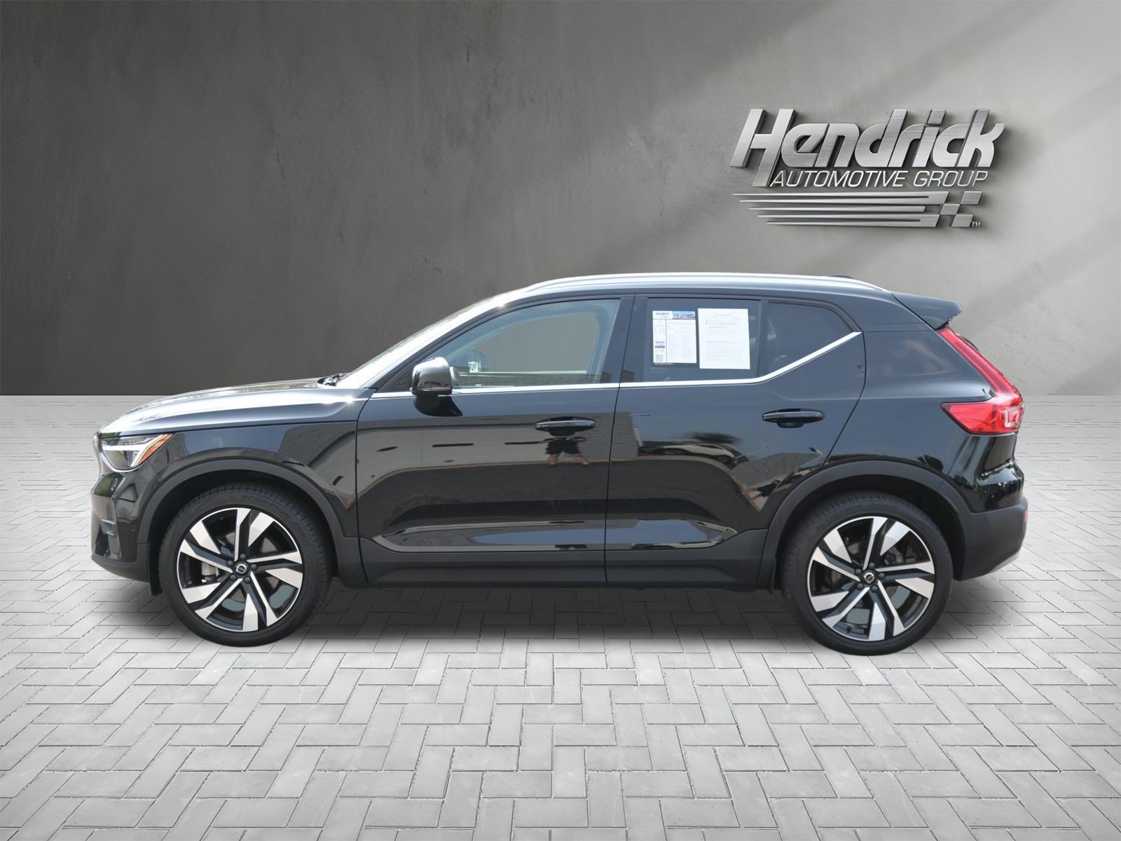 Used 2023 Volvo XC40 B5 Ultimate w/ Climate Package AWD/4WD image 6