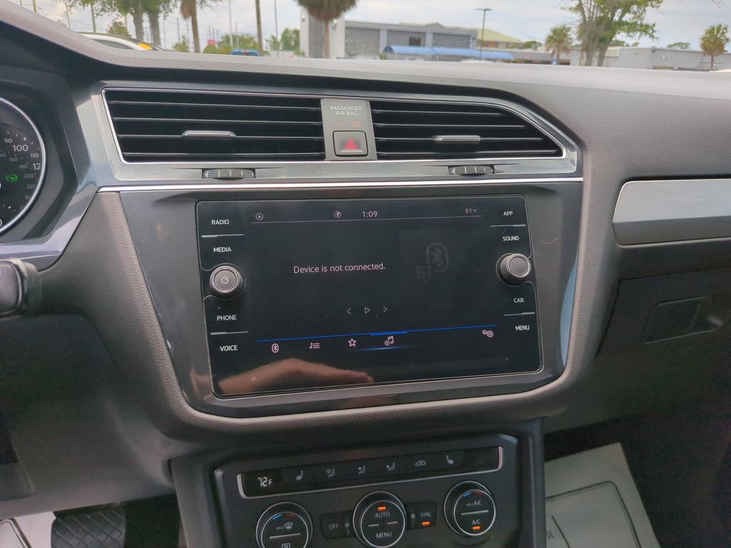 Used 2021 Volkswagen Tiguan SE FWD image 26