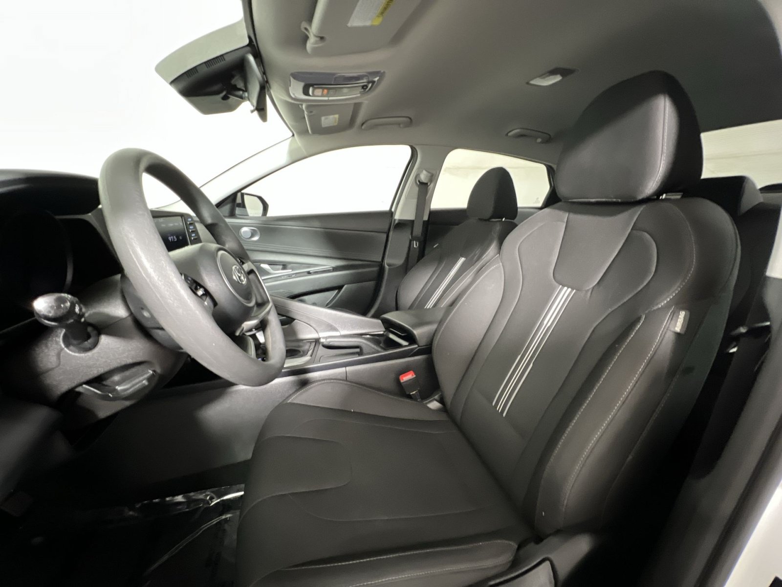 Used 2023 Hyundai Elantra SEL FWD image 13