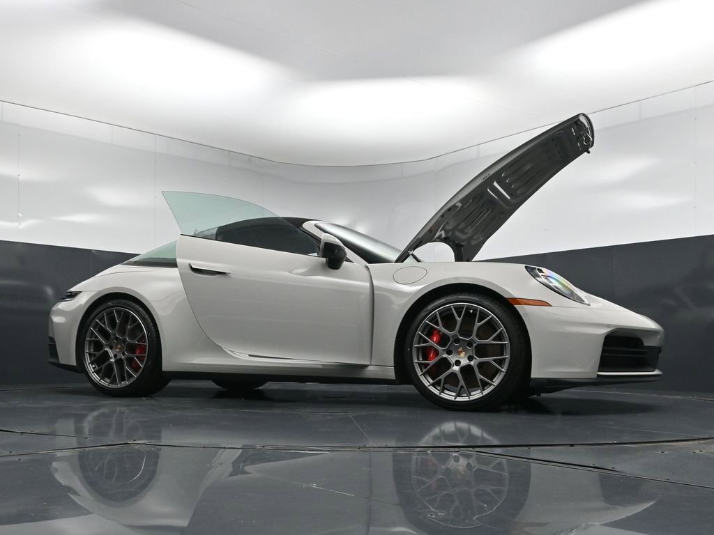 Certified 2026 Porsche 911 Targa 4S AWD/4WD image 33