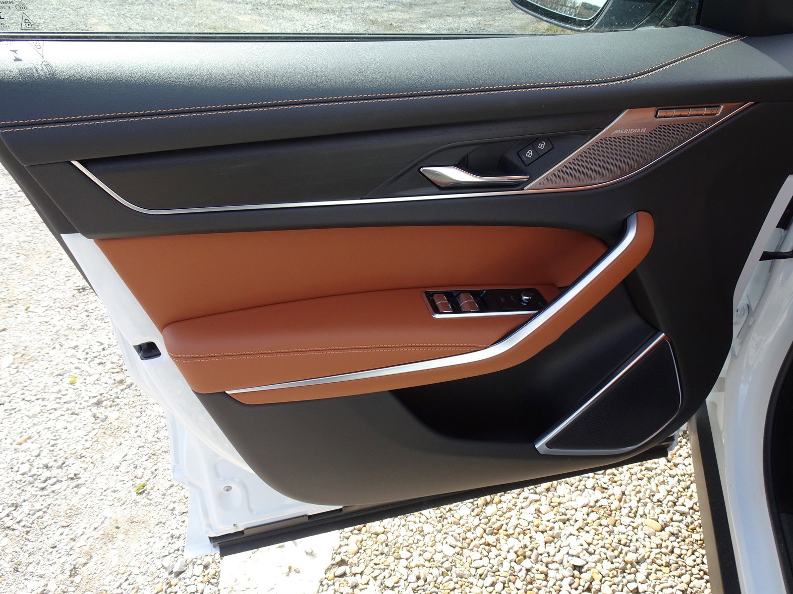 New 2025 Jaguar F-PACE R-Dynamic S image 16