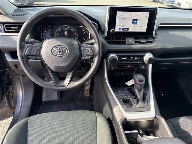 Used 2023 Toyota RAV4 LE image 17