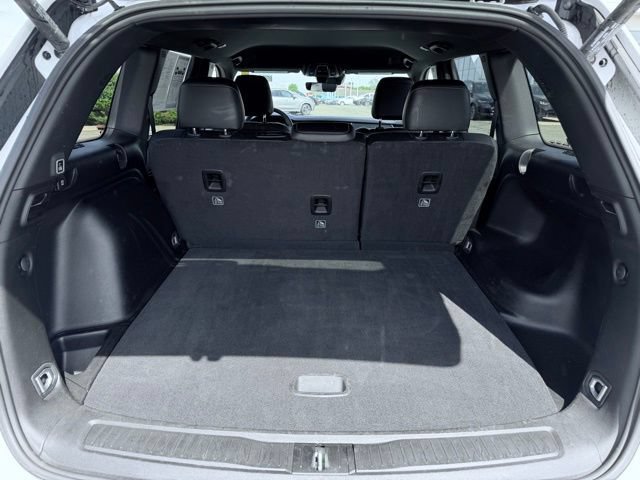 Used 2025 Jeep Grand Cherokee Altitude AWD/4WD image 10
