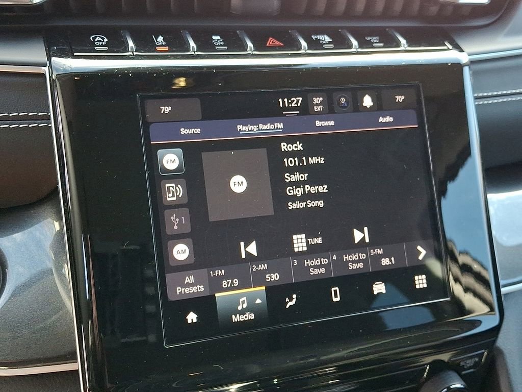 Used 2023 Jeep Grand Cherokee Laredo image 16