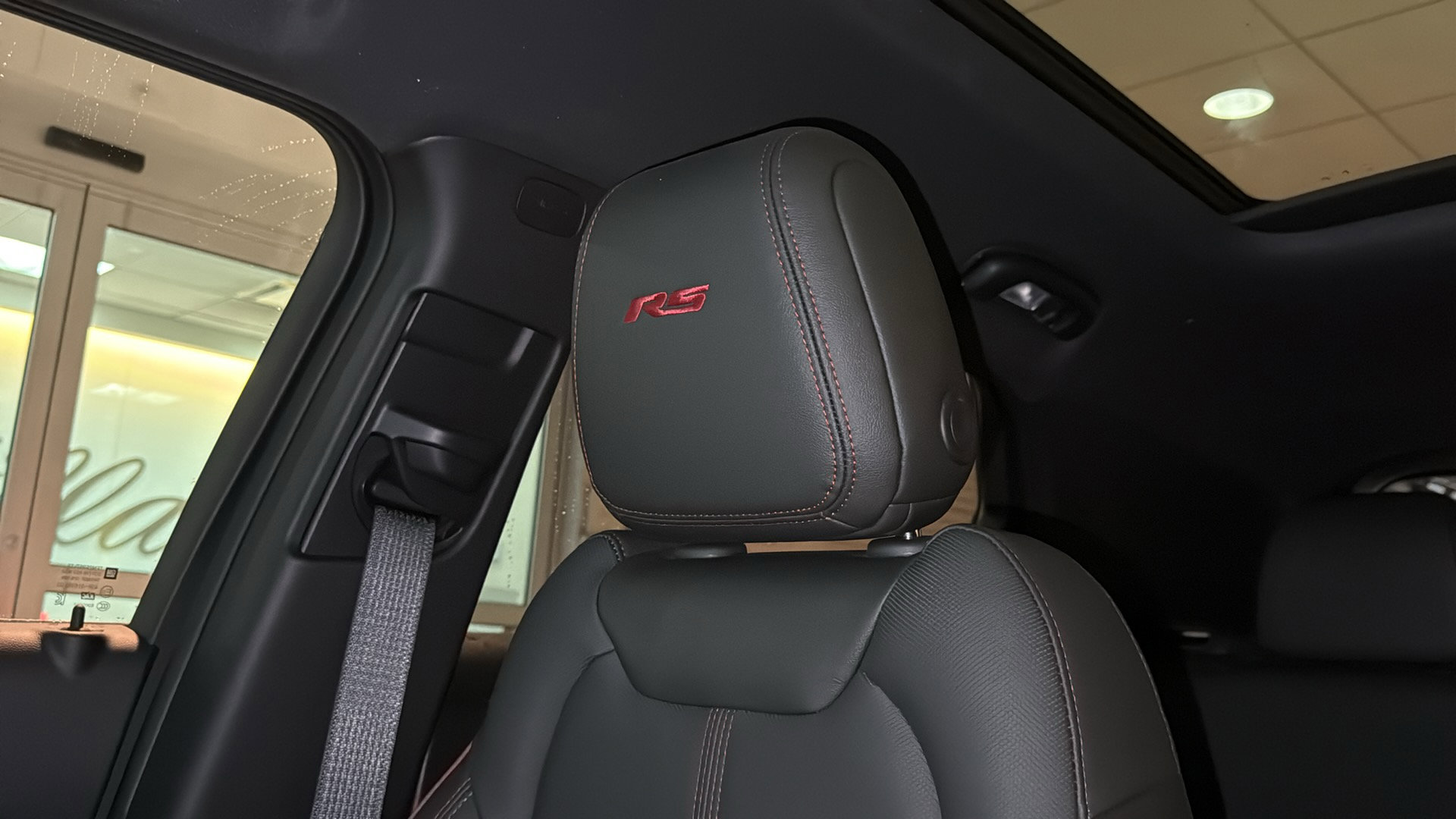 Used 2025 Chevrolet TrailBlazer RS w/ Convenience Package image 24