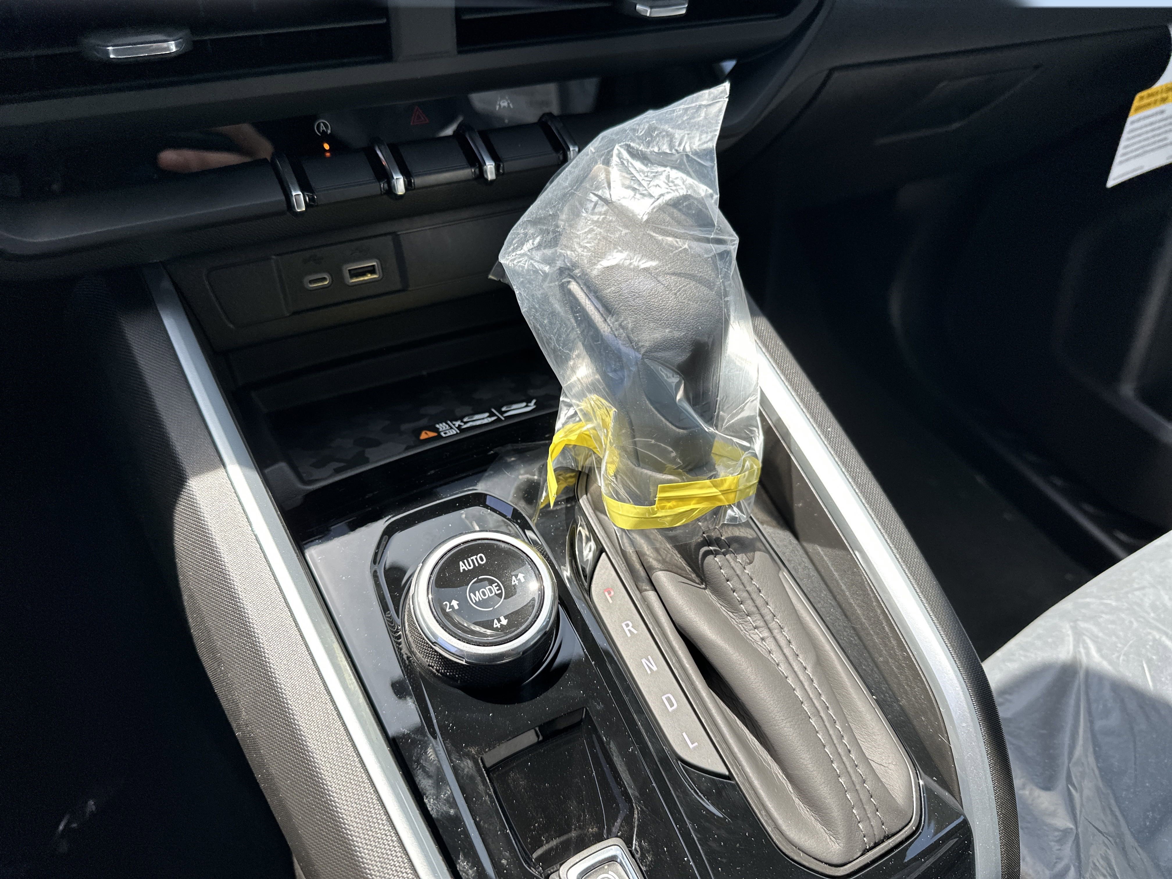 New 2025 Chevrolet Colorado Trail Boss w/ Midnight Edition image 13