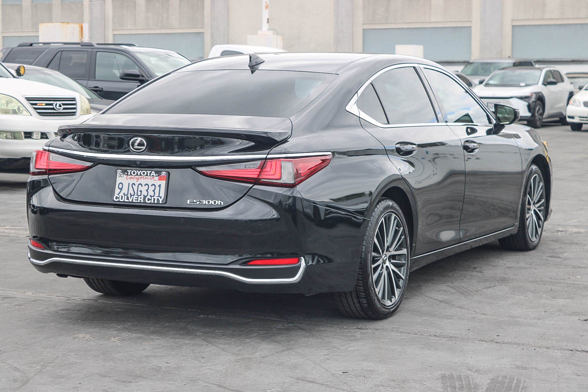 Used 2024 Lexus ES 300h w/ Premium Package FWD image 9